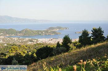 Panoramafoto Skiathos stad | Skiathos Sporaden Griekenland foto 10 - Foto van https://www.grieksegids.nl/fotos/skiathos/normaal/skiathos-grieksegids-410.jpg
