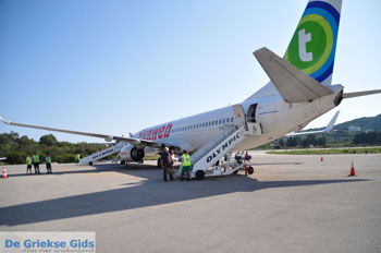 Sunweb Transavia vliegtuig | Skiathos Sporaden Griekenland foto 1 - Foto van https://www.grieksegids.nl/fotos/skiathos/normaal/skiathos-grieksegids-479.jpg
