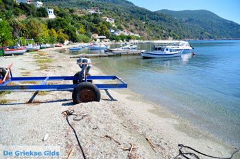 Haven Loutraki bij Glossa | Skopelos Sporaden Griekenland 7 - Foto van https://www.grieksegids.nl/fotos/skopelos/normaal/skopelos-grieksegids-262.jpg