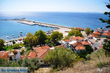 Haven Loutraki bij Glossa | Skopelos Sporaden Griekenland 19 - Foto van https://www.grieksegids.nl/fotos/skopelos/normaal/skopelos-grieksegids-274.jpg