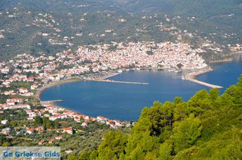 Panoramafoto Skopelos stad | Sporaden Griekenland foto 3 - Foto van https://www.grieksegids.nl/fotos/skopelos/normaal/skopelos-grieksegids-373.jpg