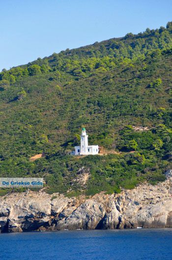 Vuurtoren Kaap Gourouni | Skopelos Sporaden Griekenland foto 6 - Foto van https://www.grieksegids.nl/fotos/skopelos/normaal/skopelos-grieksegids-419.jpg