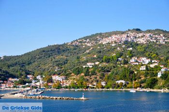 Glossa en haven Loutraki Skopelos | Sporaden Griekenland foto 16 - Foto van https://www.grieksegids.nl/fotos/skopelos/normaal/skopelos-grieksegids-442.jpg