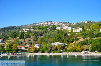 Glossa en haven Loutraki Skopelos | Sporaden Griekenland foto 27 - Foto van https://www.grieksegids.nl/fotos/skopelos/normaal/skopelos-grieksegids-453.jpg