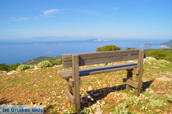 Uitzicht op baai Pefkos | Agios Panteleimon | Skyros foto 5 - Foto van https://www.grieksegids.nl/fotos/skyros/normaal/skyros-grieksegids-033.jpg