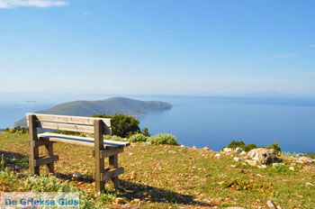 Uitzicht op baai Pefkos | Agios Panteleimon | Skyros foto 7 - Foto van https://www.grieksegids.nl/fotos/skyros/normaal/skyros-grieksegids-035.jpg