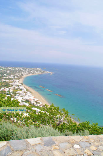 Uitzicht op Molos en Magazia | Skyros stad foto 1 - Foto van https://www.grieksegids.nl/fotos/skyros/normaal/skyros-grieksegids-294.jpg