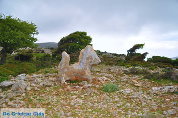 Stenen paard | Zuid Skyros foto 2 - Foto van https://www.grieksegids.nl/fotos/skyros/normaal/skyros-grieksegids-317.jpg