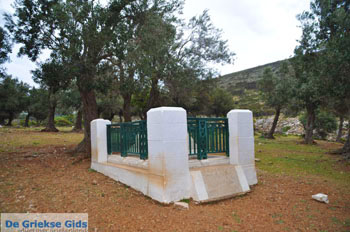 Graf Rupert Brooke Skyros | Griekenland - Foto van https://www.grieksegids.nl/fotos/skyros/normaal/skyros-grieksegids-319.jpg