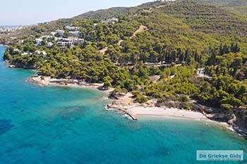 Ligoneri Spetses - Saronische eilanden - Foto van https://www.grieksegids.nl/fotos/spetses/normaal/ligoneri-spetses-2025-01.jpg