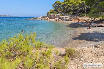 Ligoneri Spetses - Saronische eilanden - Foto van https://www.grieksegids.nl/fotos/spetses/normaal/ligoneri-spetses-2025-06.jpg