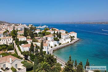 Wijk Agios Nikolaos Spetses stad - Saronische eilanden - Foto van https://www.grieksegids.nl/fotos/spetses/normaal/wijk-agios-nikolaos-spetses-stad-01.jpg