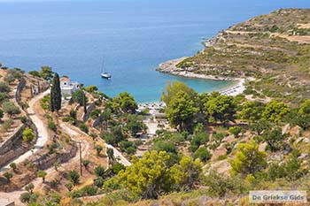 Xilokeriza Beach Spetses - Saronische eilanden - Foto van https://www.grieksegids.nl/fotos/spetses/normaal/xilokeriza-beach-spetses-2025-03.jpg