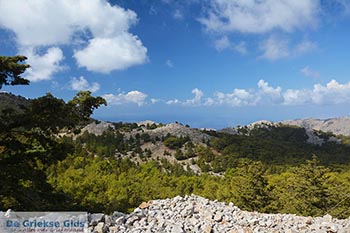 Bergen Eiland Symi - Dodecanese foto 5 - Foto van https://www.grieksegids.nl/fotos/symi/normaal/symi-grieksegids-044.jpg