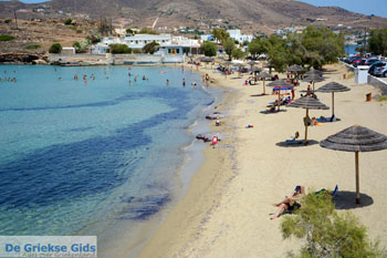 Agathopes, strand bij Posidonia | Syros | Griekenland nr 1 - Foto van https://www.grieksegids.nl/fotos/syros/normaal/agathopes-syros-001.jpg