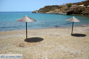 Ampela beach bij Megas Gialos | Syros | Griekenland nr 2 - Foto van https://www.grieksegids.nl/fotos/syros/normaal/ampela-beach-syros-002.jpg