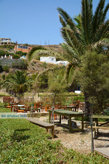 Ampela beach bij Megas Gialos | Syros | Griekenland nr 4 - Foto van https://www.grieksegids.nl/fotos/syros/normaal/ampela-beach-syros-004.jpg