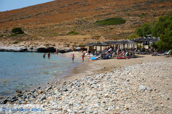 Delfini Beach bij Kini | Syros | Griekenland foto 5 - Foto van https://www.grieksegids.nl/fotos/syros/normaal/delfini-kini-syros-005.jpg