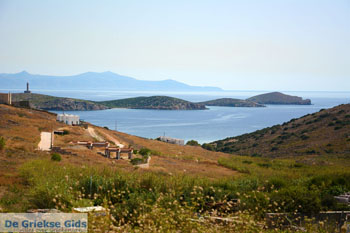 Eilandjes Stroggilo en Didimi bij Ermoupolis | Syros | Foto 2 - Foto van https://www.grieksegids.nl/fotos/syros/normaal/eilanden-didimi-stroggilo-syros-griekenland-002.jpg