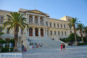 Miaoulis Plein Ermoupolis | Syros | Griekenland foto 55 - Foto van https://www.grieksegids.nl/fotos/syros/normaal/ermoupolis-syros-055.jpg