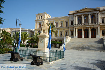 Miaoulis Plein Ermoupolis | Syros | Griekenland foto 101 - Foto van https://www.grieksegids.nl/fotos/syros/normaal/ermoupolis-syros-101.jpg