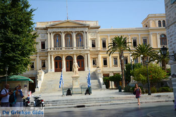 Miaoulis Plein Ermoupolis | Syros | Griekenland foto 110 - Foto van https://www.grieksegids.nl/fotos/syros/normaal/ermoupolis-syros-110.jpg