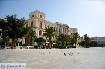 Miaoulis Plein Ermoupolis | Syros | Griekenland foto 115 - Foto van https://www.grieksegids.nl/fotos/syros/normaal/ermoupolis-syros-115.jpg