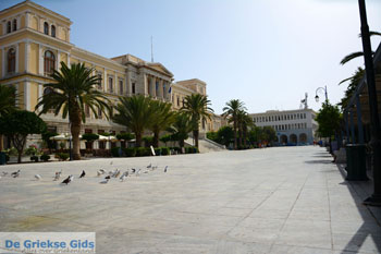 Miaoulis Plein Ermoupolis | Syros | Griekenland foto 116 - Foto van https://www.grieksegids.nl/fotos/syros/normaal/ermoupolis-syros-116.jpg