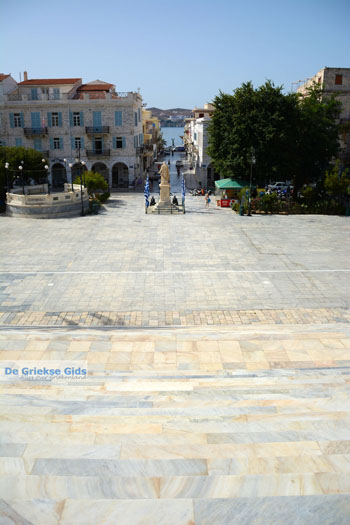 Miaoulisplein Ermoupolis | Syros | Griekenland foto 125 - Foto van https://www.grieksegids.nl/fotos/syros/normaal/ermoupolis-syros-125.jpg