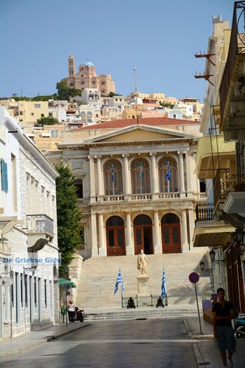 Miaoulisplein Ermoupolis | Syros | Griekenland foto 162 - Foto van https://www.grieksegids.nl/fotos/syros/normaal/ermoupolis-syros-162.jpg