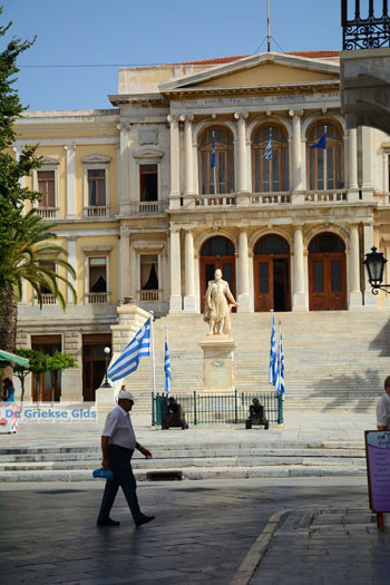 Miaoulisplein Ermoupolis | Syros | Griekenland foto 165 - Foto van https://www.grieksegids.nl/fotos/syros/normaal/ermoupolis-syros-165.jpg