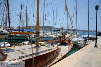 Finikas | Syros | Griekenland foto 20 - Foto van https://www.grieksegids.nl/fotos/syros/normaal/finikas-syros-019.jpg