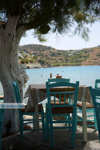 Kini | Syros | Griekenland foto 57 - Foto van https://www.grieksegids.nl/fotos/syros/normaal/kini-syros-057.jpg