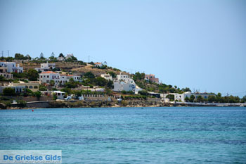 Posidonia | Syros | Griekenland nr 7 - Foto van https://www.grieksegids.nl/fotos/syros/normaal/posidonia-syros-007.jpg