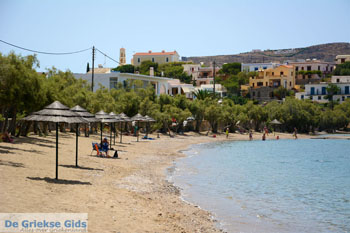 Posidonia | Syros | Griekenland nr 8 - Foto van https://www.grieksegids.nl/fotos/syros/normaal/posidonia-syros-008.jpg