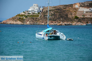 Vari | Syros | Griekenland foto 4 - Foto van https://www.grieksegids.nl/fotos/syros/normaal/strand-vari-syros-004.jpg