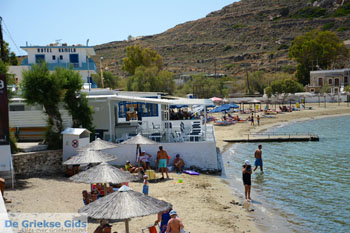 Vari | Syros | Griekenland foto 5 - Foto van https://www.grieksegids.nl/fotos/syros/normaal/strand-vari-syros-005.jpg