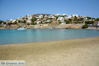 Vari | Syros | Griekenland foto 10 - Foto van https://www.grieksegids.nl/fotos/syros/normaal/strand-vari-syros-010.jpg