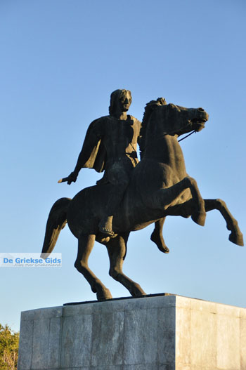Standbeeld Alexander de Grote | Thessaloniki Macedonie | De Griekse Gids foto 5 - Foto van https://www.grieksegids.nl/fotos/thessaloniki/normaal/thessaloniki-grieksegids-093.jpg