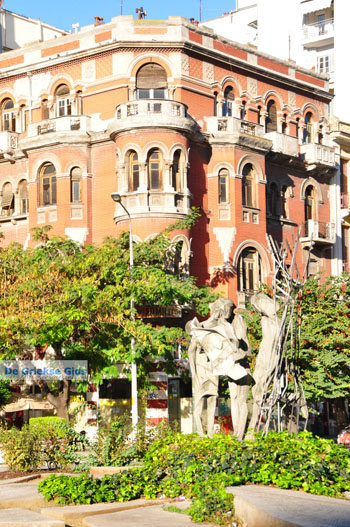 Oud gebouw | Thessaloniki Macedonie | De Griekse Gids foto 2 - Foto van https://www.grieksegids.nl/fotos/thessaloniki/normaal/thessaloniki-grieksegids-121.jpg