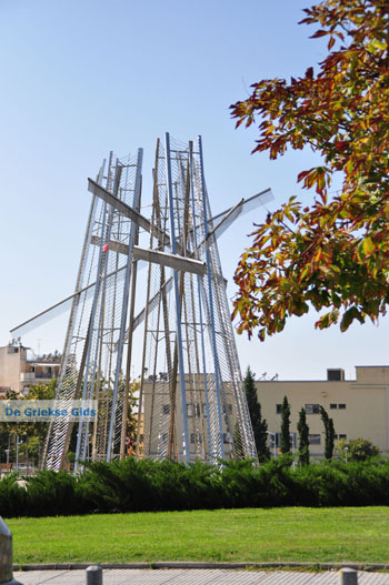 Metalen monument | Thessaloniki Macedonie | De Griekse Gids foto 42 - Foto van https://www.grieksegids.nl/fotos/thessaloniki/normaal/thessaloniki-grieksegids-216.jpg