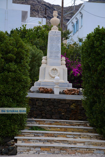 Karkados en Kalloni Tinos | Griekenland | Foto 12 - Foto van https://www.grieksegids.nl/fotos/tinos/normaal/aetofolia-kalloni-tinos-017.jpg