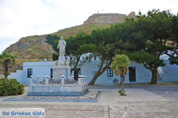 De Sacre-CÅ“ur klooster (Heilig Hart - Iera Kardia) bij Exomvourgo Tinos | Griekenland 45 - Foto van https://www.grieksegids.nl/fotos/tinos/normaal/agapi-tinos-045.jpg