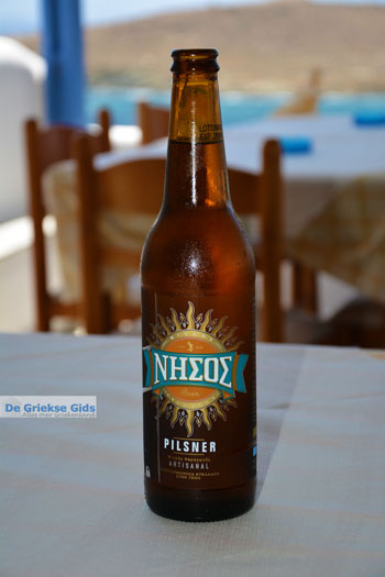 Nisos bier - Agios Ioannis Porto | Tinos Griekenland - Foto van https://www.grieksegids.nl/fotos/tinos/normaal/agios-ioannis-porto-tinos-007.jpg