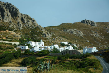 Koumaros bij Exomvourgo Tinos | Griekenland | Foto 1 - Foto van https://www.grieksegids.nl/fotos/tinos/normaal/koumaros-tinos-001.jpg