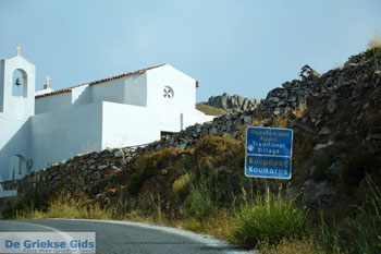 Koumaros bij Exomvourgo Tinos | Griekenland | Foto 2 - Foto van https://www.grieksegids.nl/fotos/tinos/normaal/koumaros-tinos-002.jpg