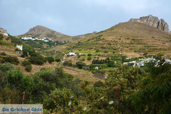 Loutra Tinos | Griekenland | Foto 9 - Foto van https://www.grieksegids.nl/fotos/tinos/normaal/loutra-tinos-009.jpg