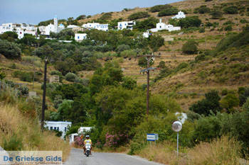 Loutra Tinos | Griekenland | Foto 10 - Foto van https://www.grieksegids.nl/fotos/tinos/normaal/loutra-tinos-010.jpg