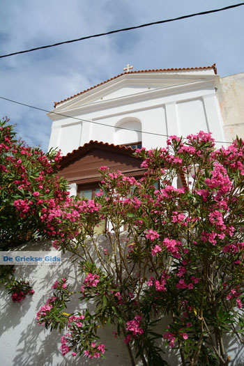 Loutra Tinos | Griekenland | Foto 24 - Foto van https://www.grieksegids.nl/fotos/tinos/normaal/loutra-tinos-024.jpg