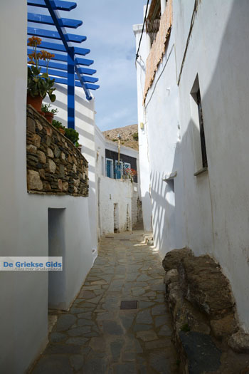 Loutra Tinos | Griekenland | Foto 34 - Foto van https://www.grieksegids.nl/fotos/tinos/normaal/loutra-tinos-034.jpg
